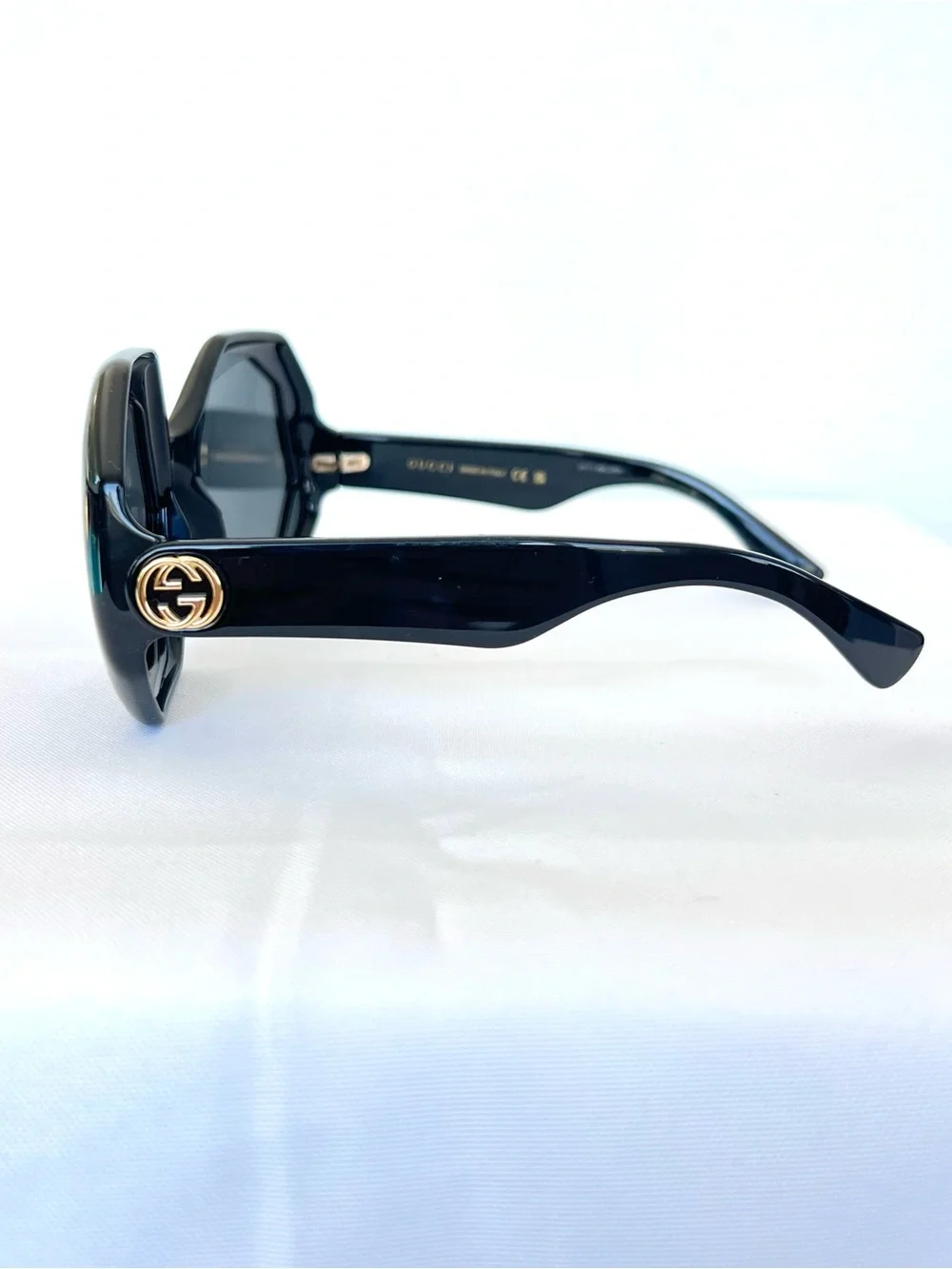 GUCCI Italy NEW GG1242S Geometric Black Lens Black Frame Gold Logo Sunglasses